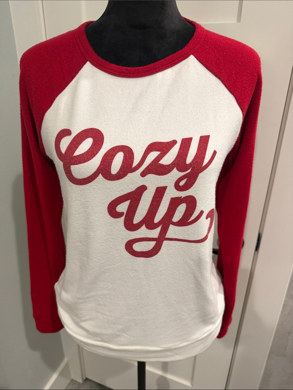 PJ Salvage White and Red "Cozy Up" Raglan Sleep Top M